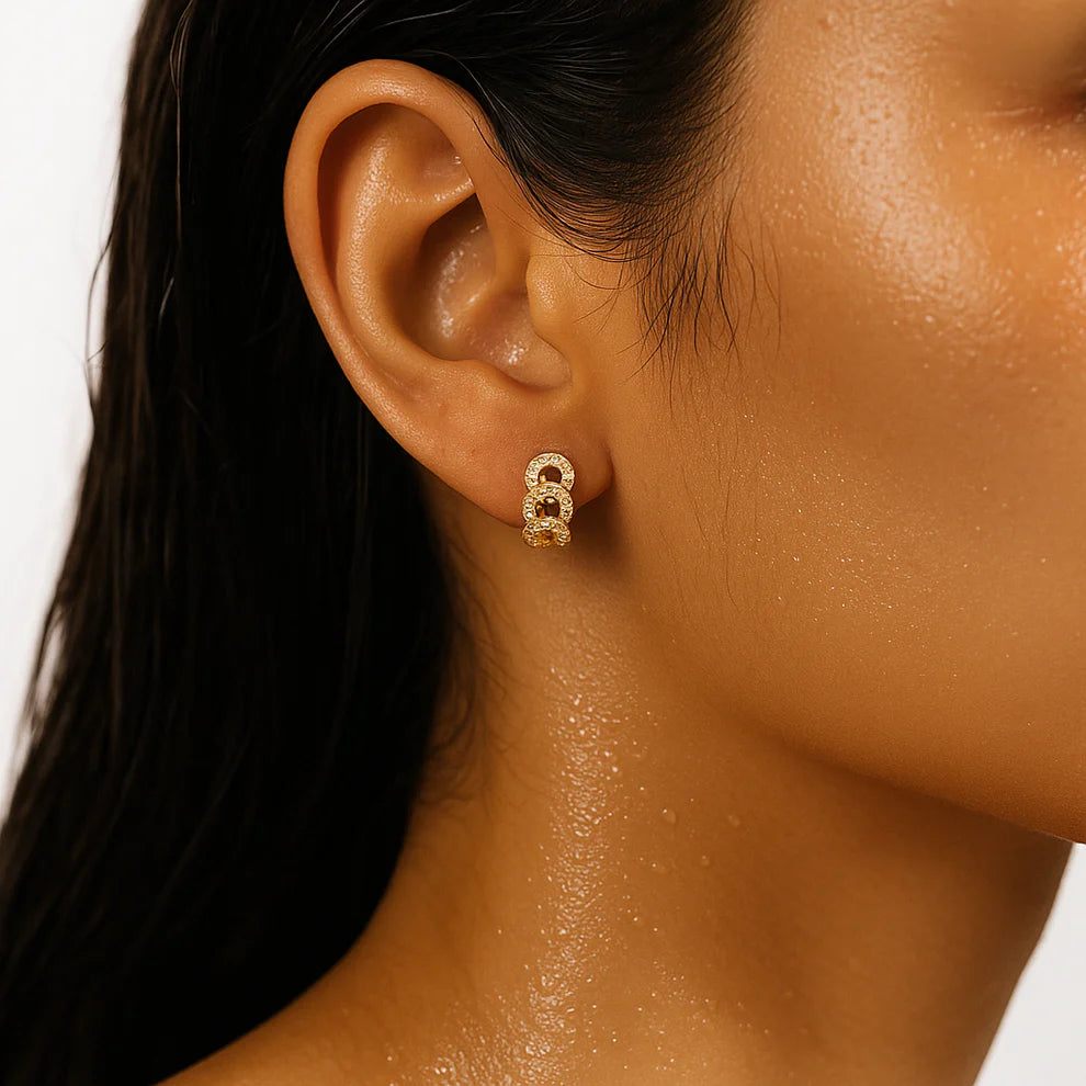 Ellie Vail- Anika Chain Huggie Hoop Earring